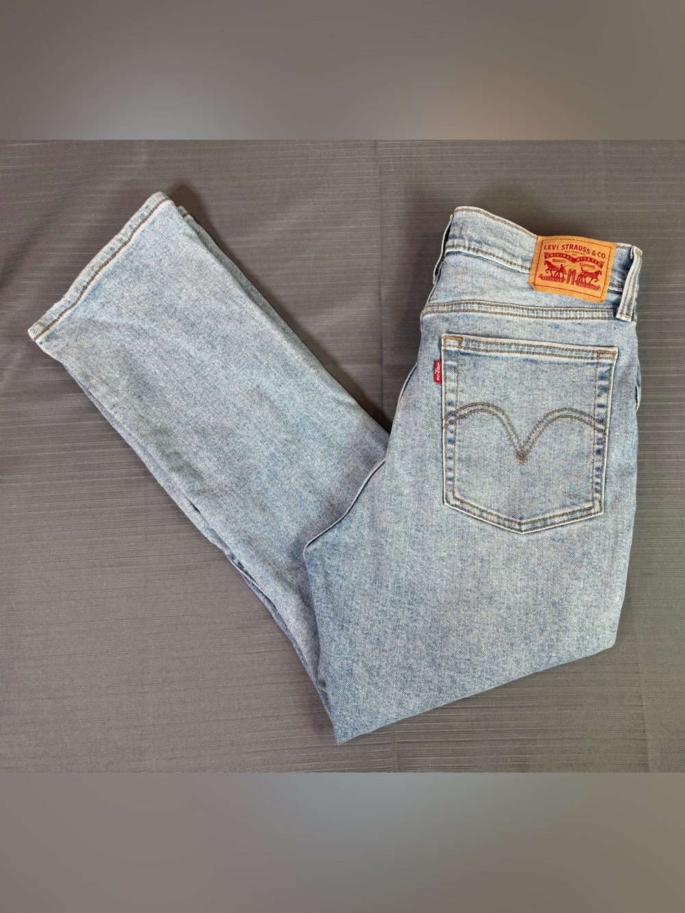 Levi’s Wedgie Straight Jeans Women’s W30 Light Wash Distressed Wide Leg